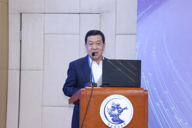 刘秉镰.jpg